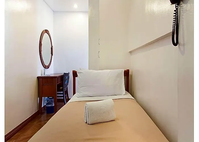 Hotel Belvilla Airport Near Makati Formerly Avitel 3*